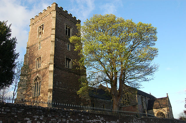640px Newport Cathedral