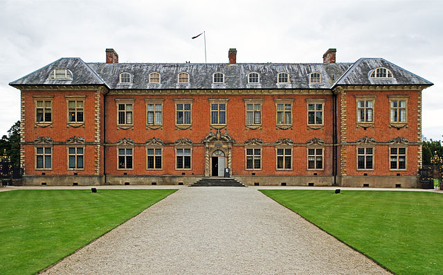 640px Tredegar House 1 (16984431737)