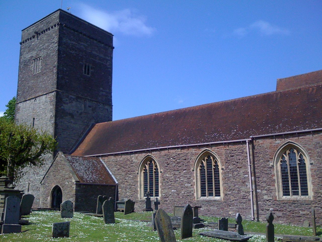 1280px Christchuch, Holy Trinity